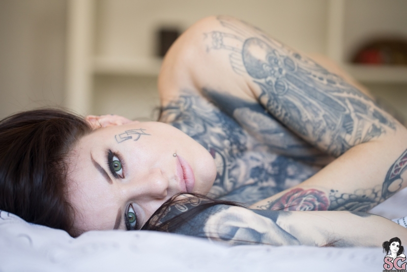 TOO MUCH LOVE su Suicide Girls